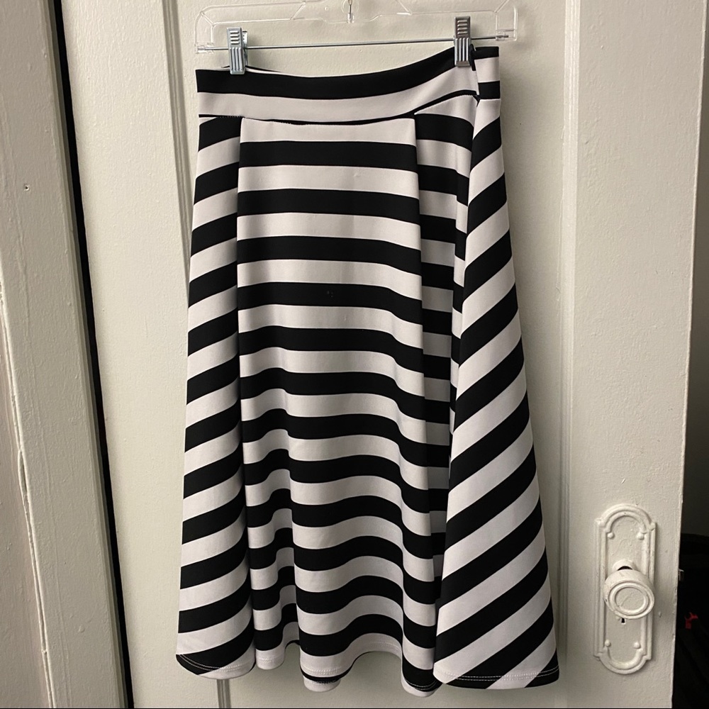 Vintage-Inspired Black White Striped A-Line Skirt Sz L